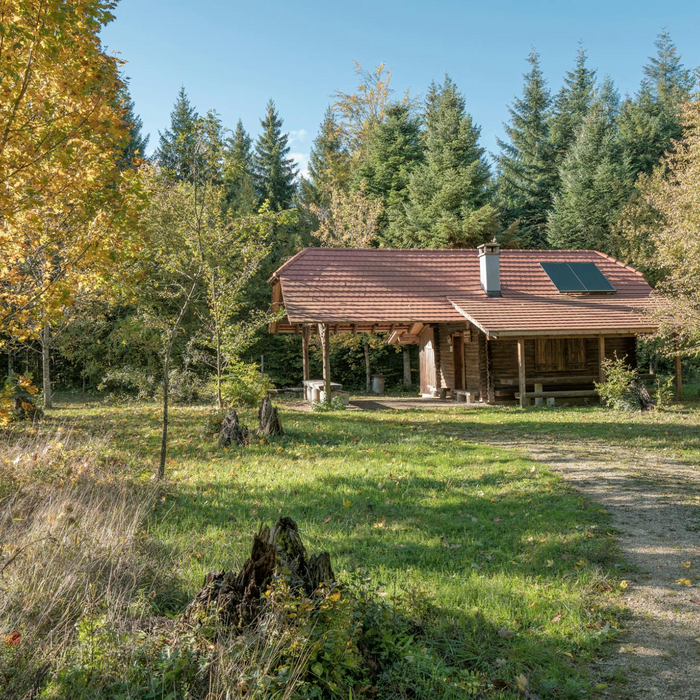 How to Power Your Tiny House with a Solar Generator and Solar Power: A Complete Guide for Homeowners Seeking Off-Grid Solar Energy Independence